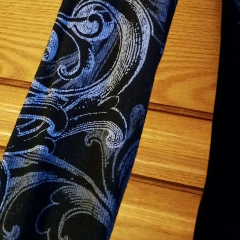 Vintage Y2K Maurices Graphic Flourish Rhinestone Black Long Sleeve Tee Women's L - Picture 9 of 16